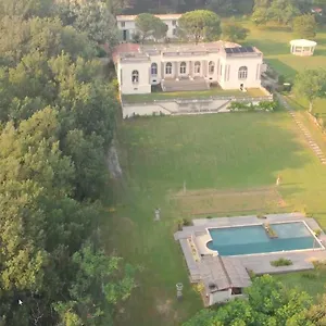 Chateau De Pourpry Maison d'hôtes Damiatte